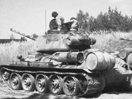 Italeri ITALERI Russian Tank T 3 4/85
